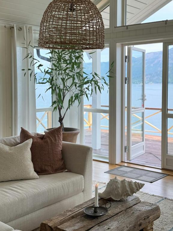 Northern Lights View Cabin With Big Veranda - B&B Ballangen