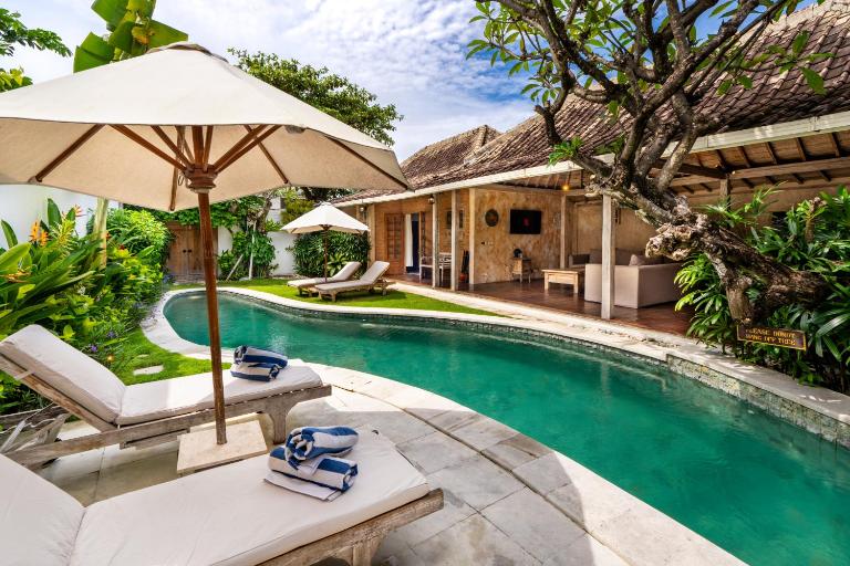 Villa Amsa by Pertama Stay - B&B Seminyak