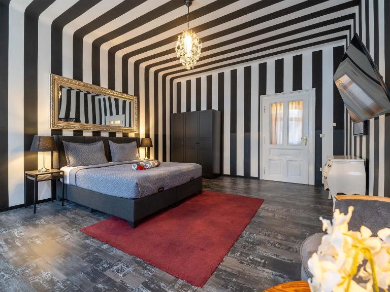 Apartment for 2 near Karlskirche & U4 Metro - B&B Vienna