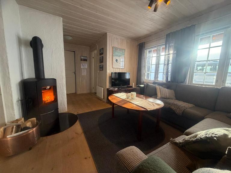 Apartment By Cross-Country And Alpine Slopes - B&B Beitostølen