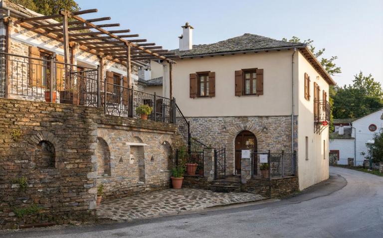 Archontiko Papoutsi Pelion - B&B Mouresi
