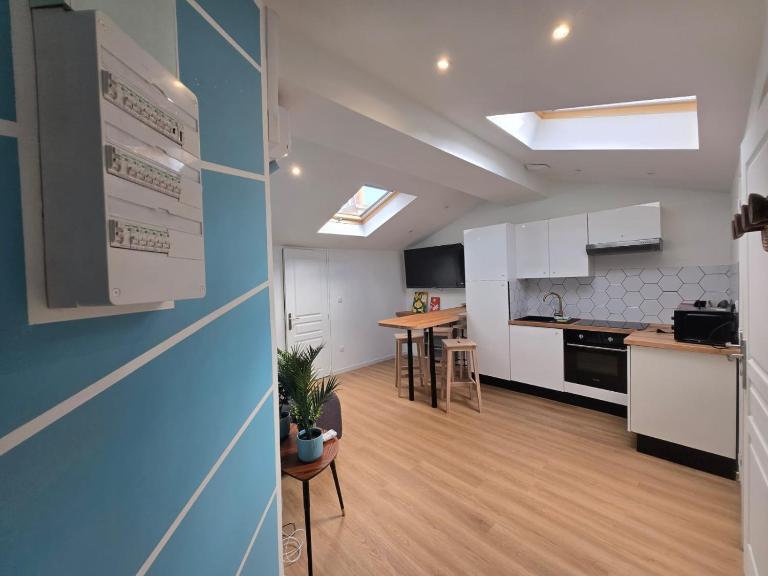 Le Prime - Netflix - climatisé - 2 chambres- WIFI - Tv - B&B Saint-Étienne