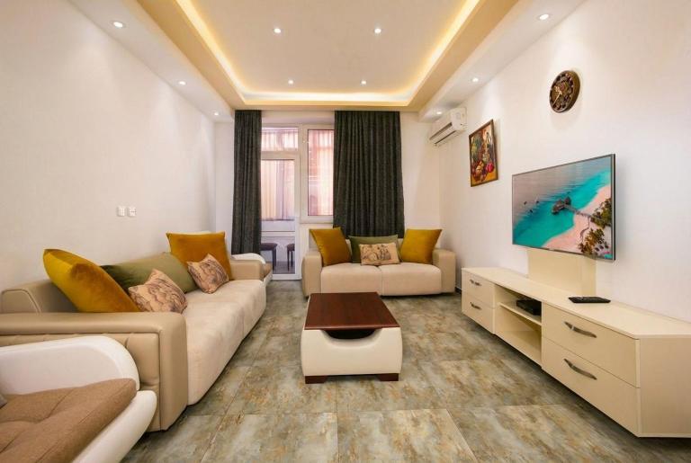 Super Central! Modern Apartments! New Building in Republic Square - B&B Ereván