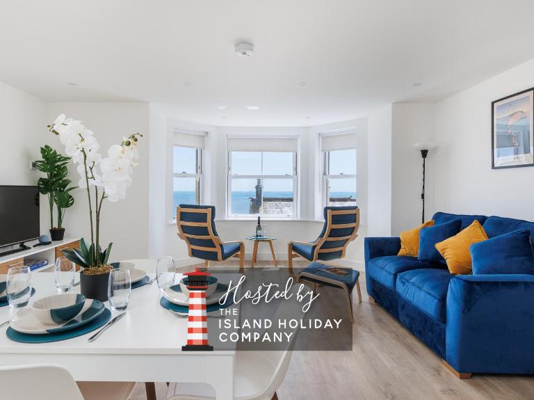 Beaumont - Stylish Brand New Apartment with Ocean Views Steps from Ventnor Beach, Award Winning Restaurants and Trails Perfect for Families and Couples for a Peaceful Coastal Escape - Chambres d'hôtes Ventnor