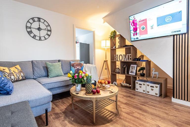 2BR House Hot Tube Airport A38 A50 Parking - Ferienwohnung Burton-upon-Trent