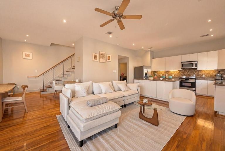 Modern 3BR Houston Designer Work Friendly Home - Chambres d'hôtes Houston