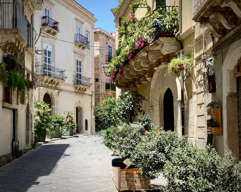 Elegante appartamento in palazzo storico Ortigia - Chambres d'hôtes Syracuse