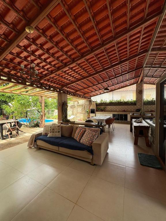 CASA ESPAÇOSA COM PISCINA AQUECIDA e 5 SUÍTES COM AR CONDICIONADO - Ferienwohnung Caldas Novas