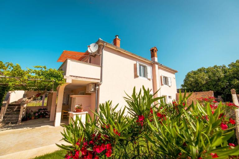 Apartman Mirjana - Bed and Breakfast Lopar