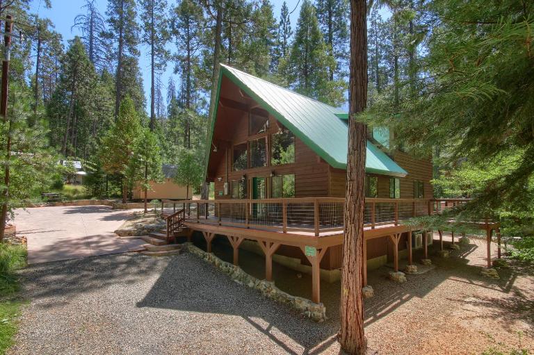 3 Springs Hideout - Family cabin with hot tub in Yosemite - B&B South Wawona