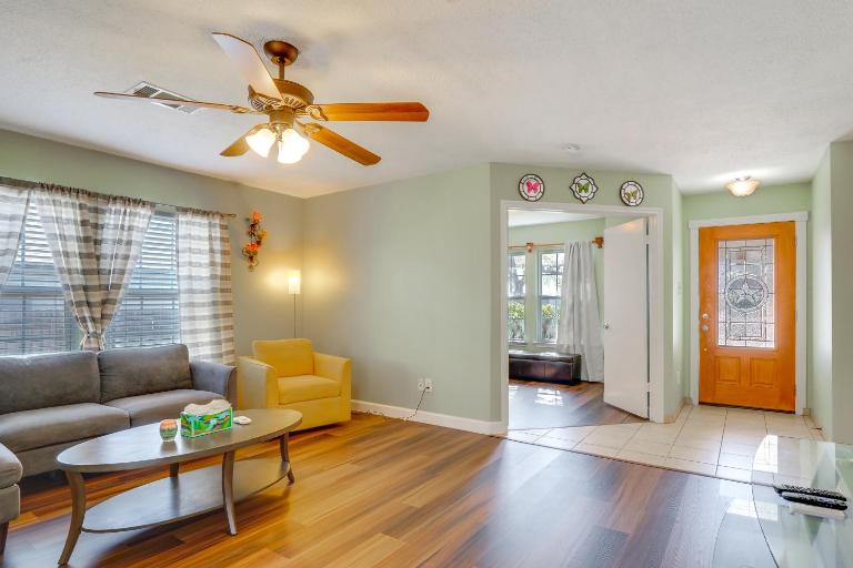 Round Rock Home: Near Dell Diamond & Waterpark! - Ferienwohnung Round Rock