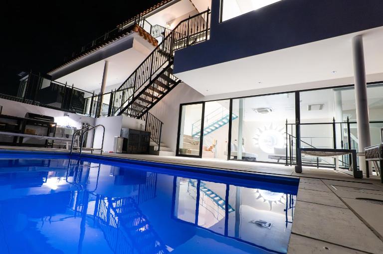 villa costa del sol ヴィラ コスタ デル ソル 淡路島 - B&B Awaji