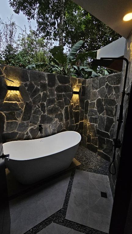 5 star luxury ultimate location unbeatable price price - B&B Pavones