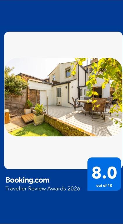 Charming 3BR Victorian House with Parking - 10 Mins to Kingston - B&B Kingston upon Thames
