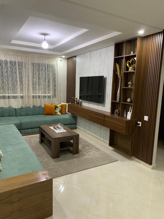 bel appartement juste à côté de McDonald's - Bed and Breakfast Kenitra