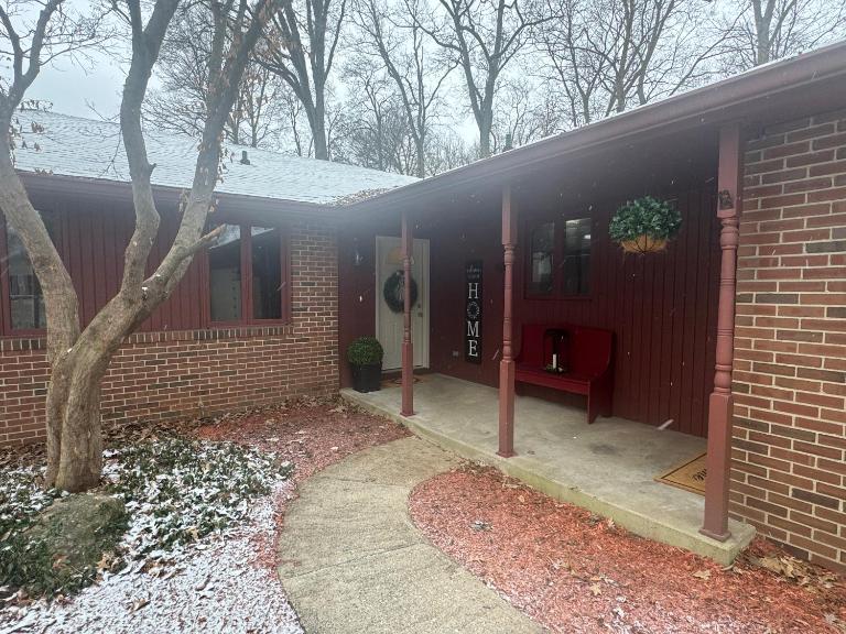 Muncie 3 bedroom 2 bath brick home - B&B Muncie