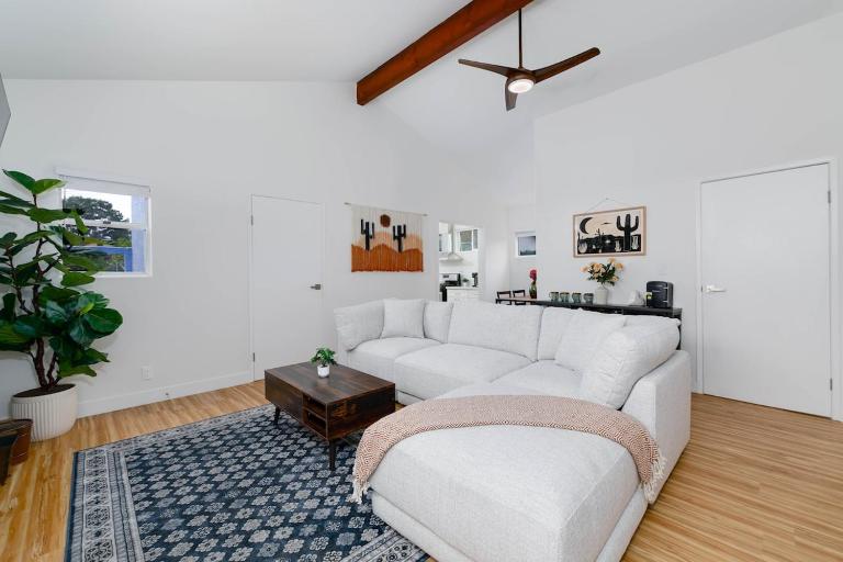 Mar Vista 2BR Retreat Office Huge Backyard - Bed and Breakfast Los Angeles