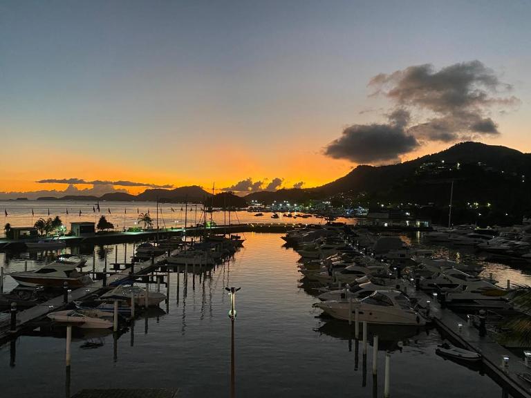 The One- Melhor flat de Angra dos Reis-Shopping Piratas - Bed and Breakfast Angra dos Reis