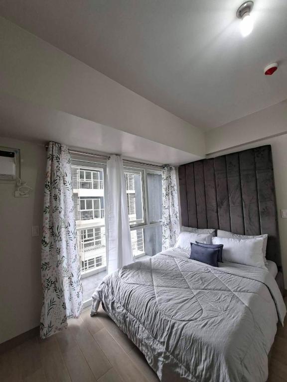 Condo 2 Bedroom Converted ONE LAKESHORE BACK SM LANANG - B&B Davao City