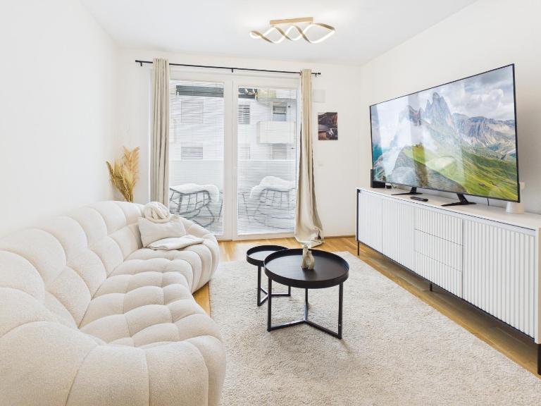 Apartment near Donau with Parking Garage - B&B Vienna