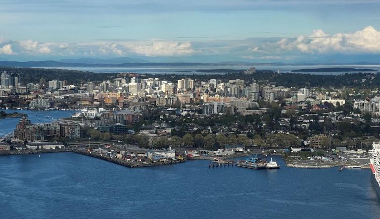 Modern, Fully Accessible 2-Bedroom Suite in Victoria with Private Patio - B&B Victoria