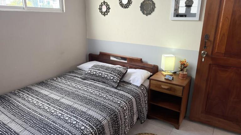 #2 Fresca, Luz Natural y Cerca de Todo 1-2 Personas - NO AC - B&B Puerto Ayora