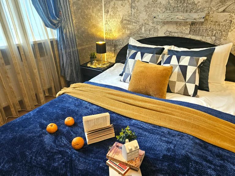 Classic Charm in Old Town with Cathedral Views - B&B Riga