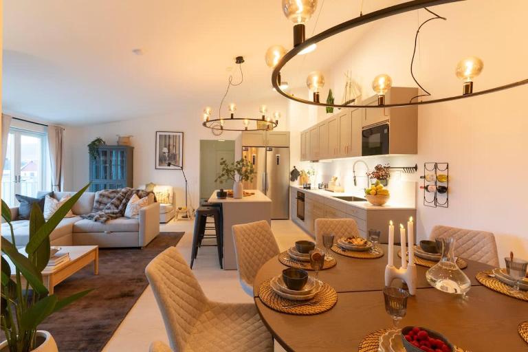 Stylish Home for 9 Guests - Balcony - Nature Views - B&B Båstad