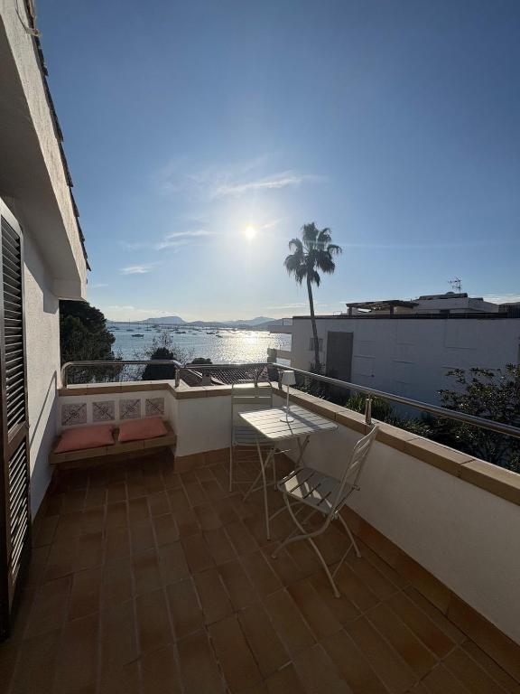 Ático con terraza y vistas al mar en primera línea - B&B Port de Pollença
