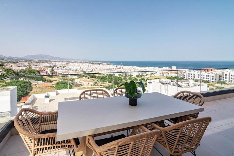 LME9.F1- Penthouse amazing views families only - B&B Estepona