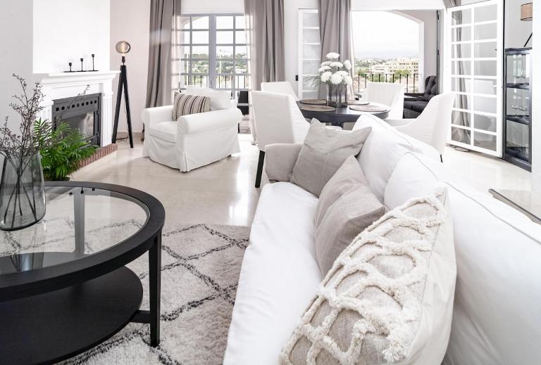 AP128 - Big townhouse - sunny side of Aloha Pueblo - Bed and Breakfast Marbella