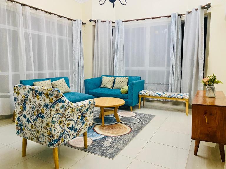 Budget stay at all Ensuite 2 or 3 bedroom Apartment with Pool - Bed and Breakfast Mombassa
