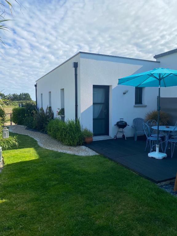 Logement entier tout confort dans maison neuve - Bed and Breakfast Locquirec