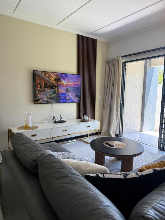 Luxury Garden Suite, Fourways, Sandton, Prime Location, Fast WiFi - B&B Fourways