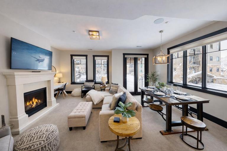 Blackstone Mountain Retreat #21! Walk to the Lifts! apts - B&B Park City