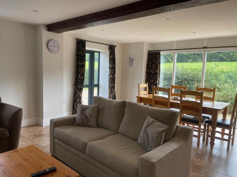 Cumberwell Cottages-Dash Corner - Chambres d'hôtes South Wraxall