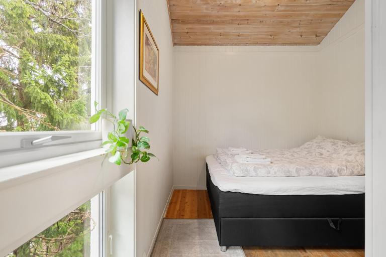 Alfheim Living - Comfortable Arctic City Stay - B&B Tromsø