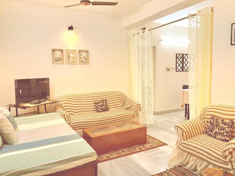 2BHK fully furnished flat at Behala Chowrasta - Ferienwohnung Kalkutta