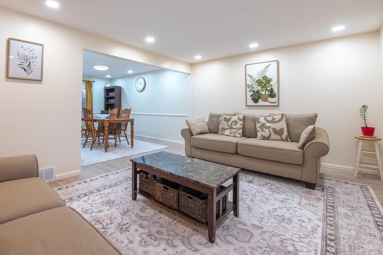 Amherst 4 bedroom house 25 mins to Niagara falls - Chambres d'hôtes Buffalo