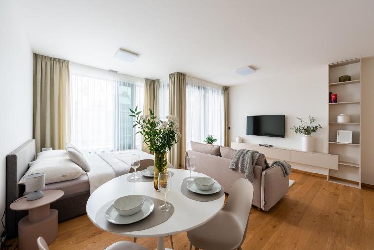 Prague Modern Apartment - B&B Praga