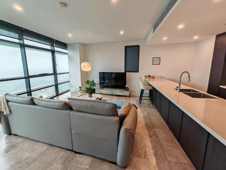 High level magnificent view APT in Olympic Park - B&B Sydney