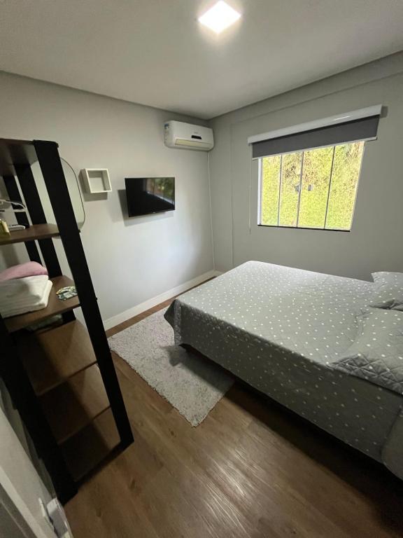 Quarto privativo com Banheiro compartilhado próx ao Hospital e centro - Chambres d'hôtes Brusque