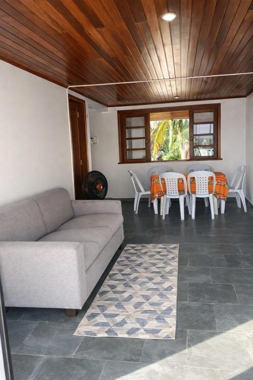 Sobrado Espaçoso Próximo ao Café Curaçau - B&B Guaratuba