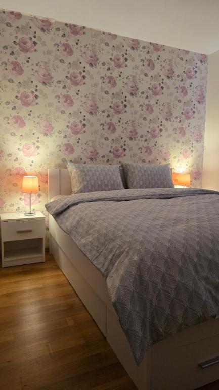 Modern Family Stay near CNE - Parking & Workspace - B&B Cernavodă