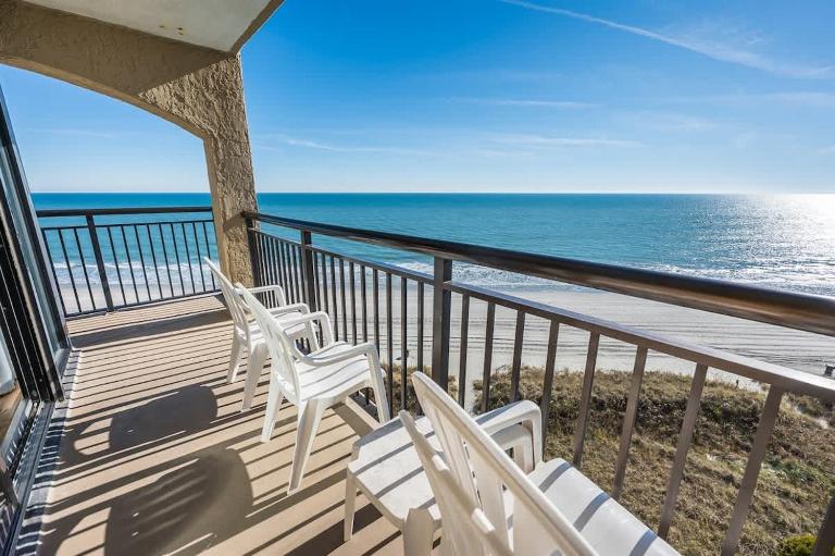Wraparound Balcony, Corner Oceanfront, 1BR, Views - Chambres d'hôtes Myrtle Beach