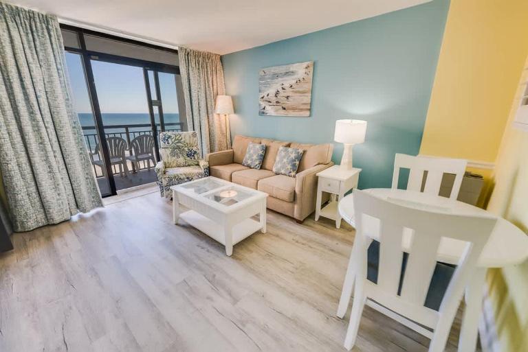 1BR Ocean Front with Great Decor, Updated Kitchen - B&B Myrtle Beach