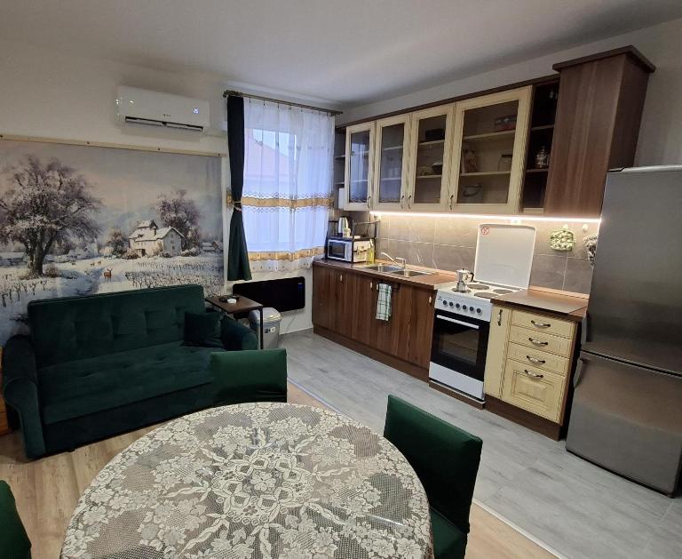 Tiszti Szálló Apartman - B&B Verpelét