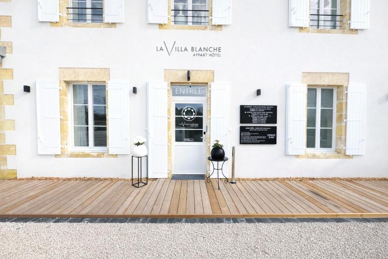 La Villa Blanche Appart hôtel - B&B Salles