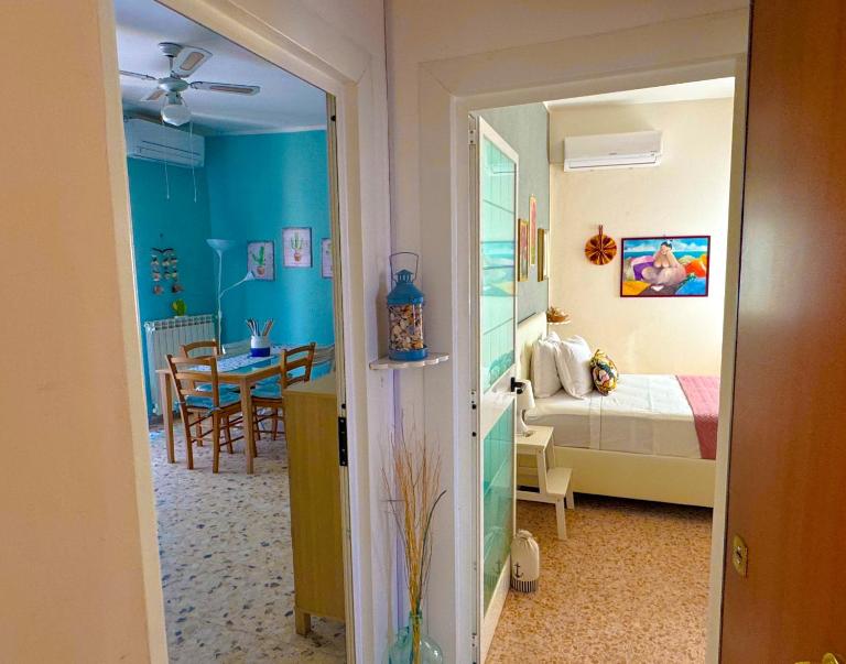 LA VERANDA BLU - Refined Marine-Inspired Apartment ,Central NETTUNO, steps to the sea & beaches, close to the train station - B&B Nettuno