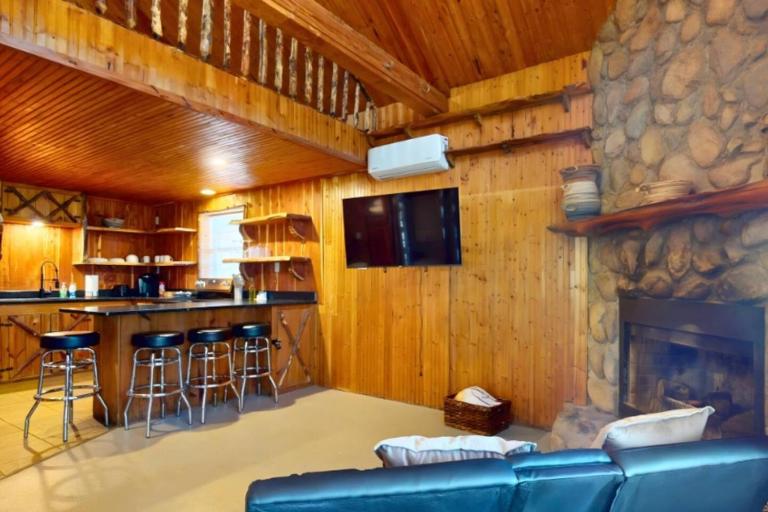 Turner Escape Cabin 2 - Bed and Breakfast Davis